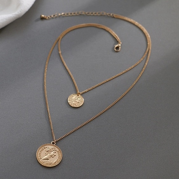 ⚡️ 🖤SALE🖤 ⚡️Gold double chain necklace with coin - Picture 7 of 8